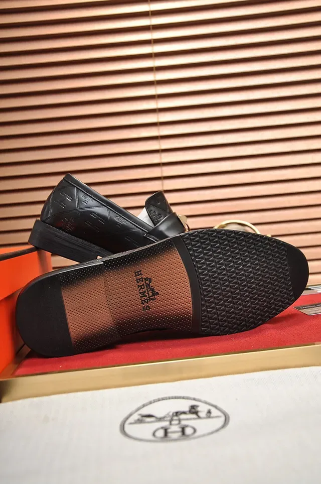 Hermès Oran Mocassins Noirs Matelassés Motif H Mors Doré 4
