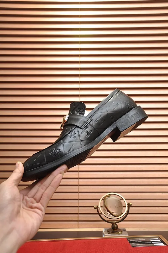 Hermès Oran Mocassins Noirs Matelassés Motif H Mors Doré 6