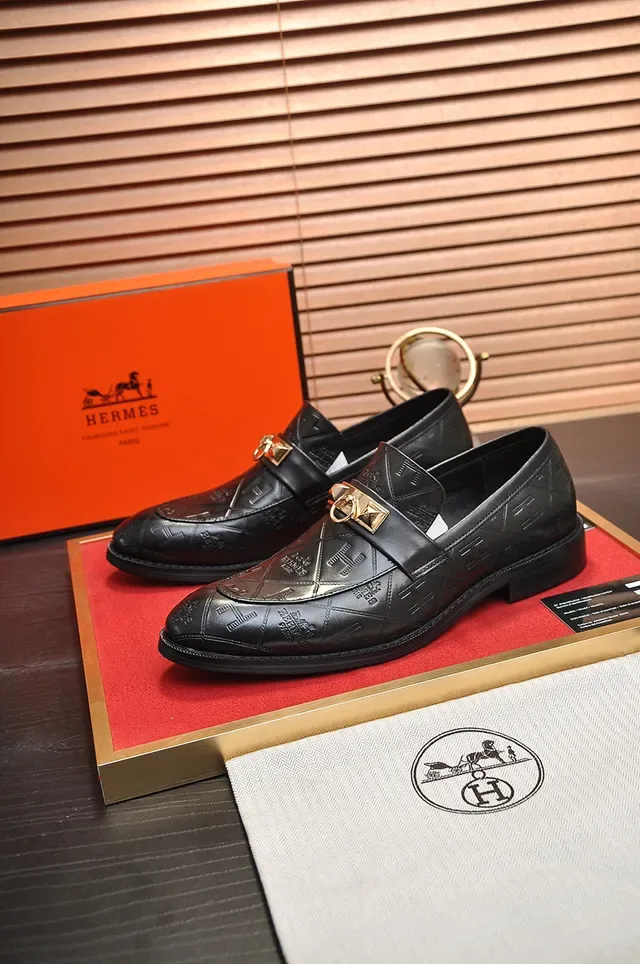 Hermès Oran Mocassins Noirs Matelassés Motif H Mors Doré 8