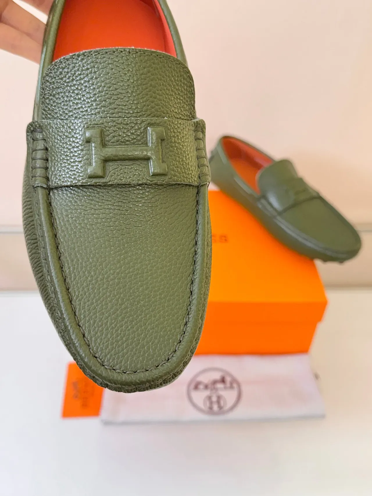 Hermès Oran Loafer Mocassim Verde Oliva Couro Granulado 3