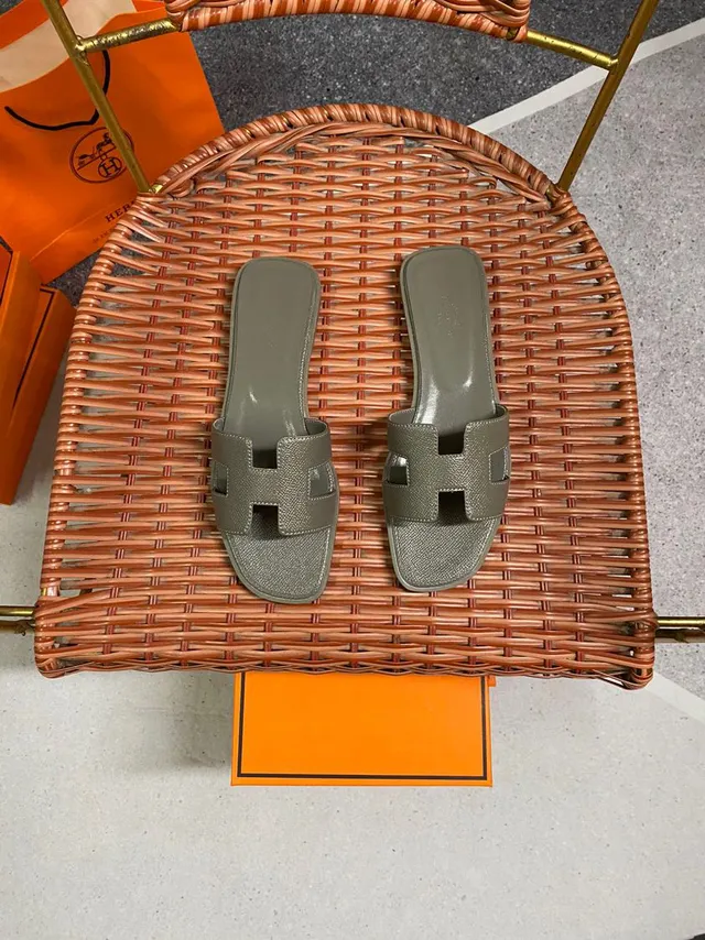 Hermès Oran Olive Green Leather H-Strap Slippers 5