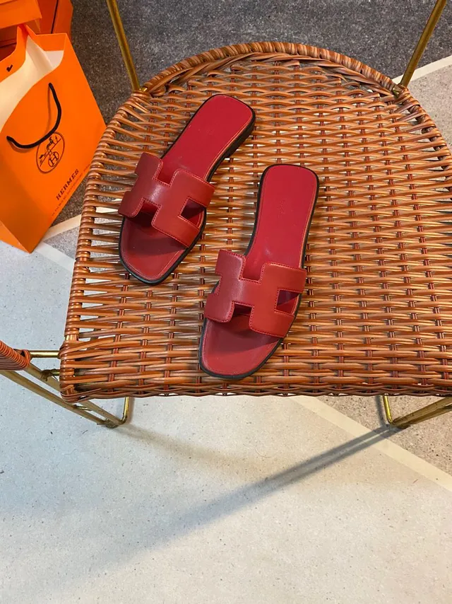 Hermès Oran Red Leather H-Strap Slippers 2