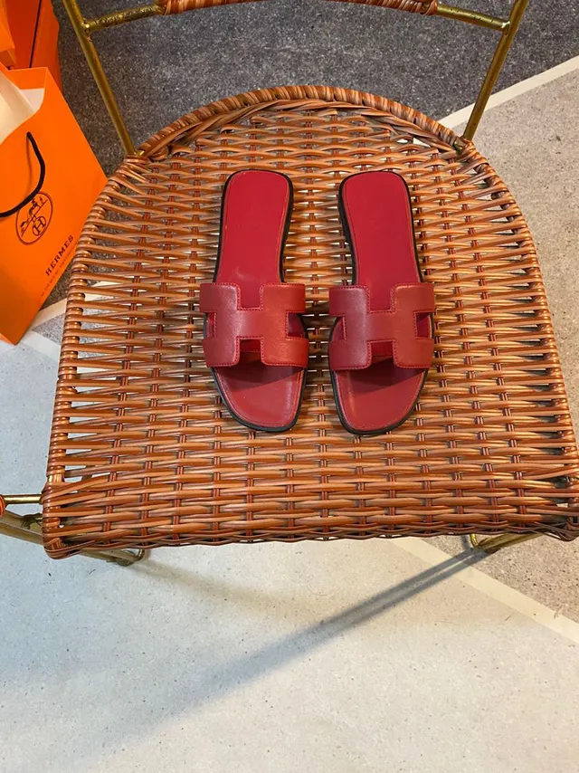 Hermès Oran Red Leather H-Strap Slippers 3