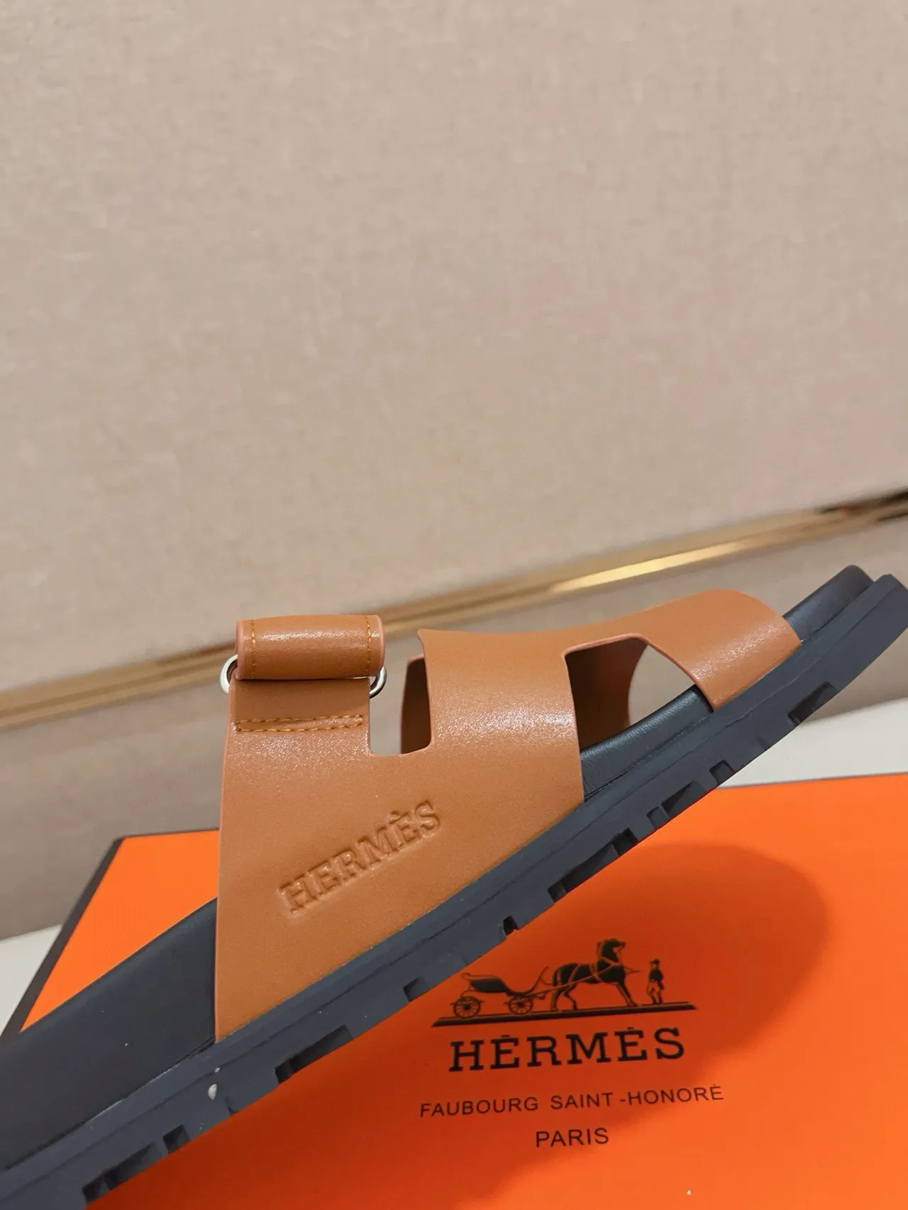 Hermès Oran sandales casual en cuir marron et caoutchouc noir 6