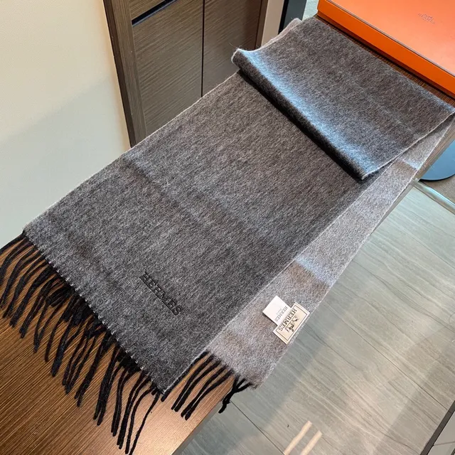 Hermès Plaid Gray Cashmere Scarf 7