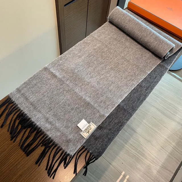 Hermès Plaid Gray Cashmere Scarf 8
