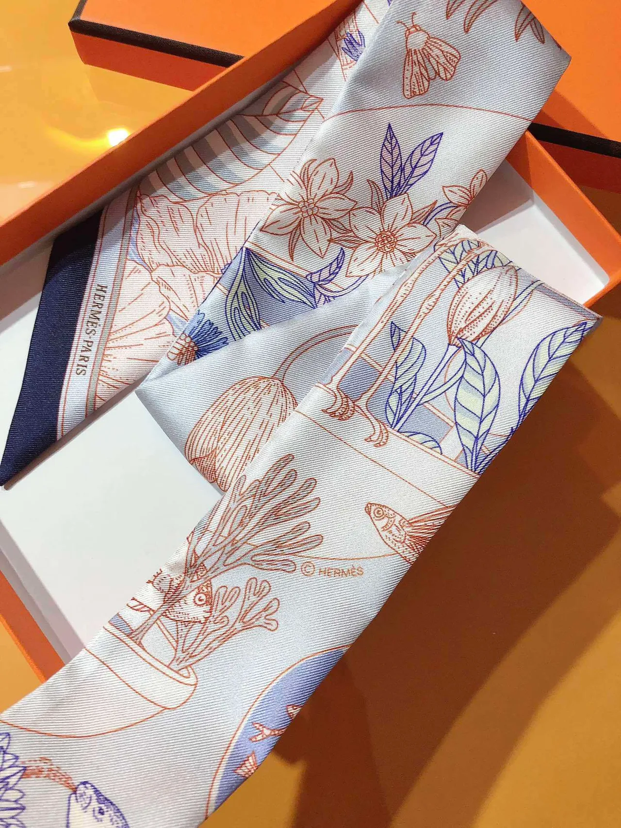 Hermès Precious Paradise Twilly وشاح حرير 7