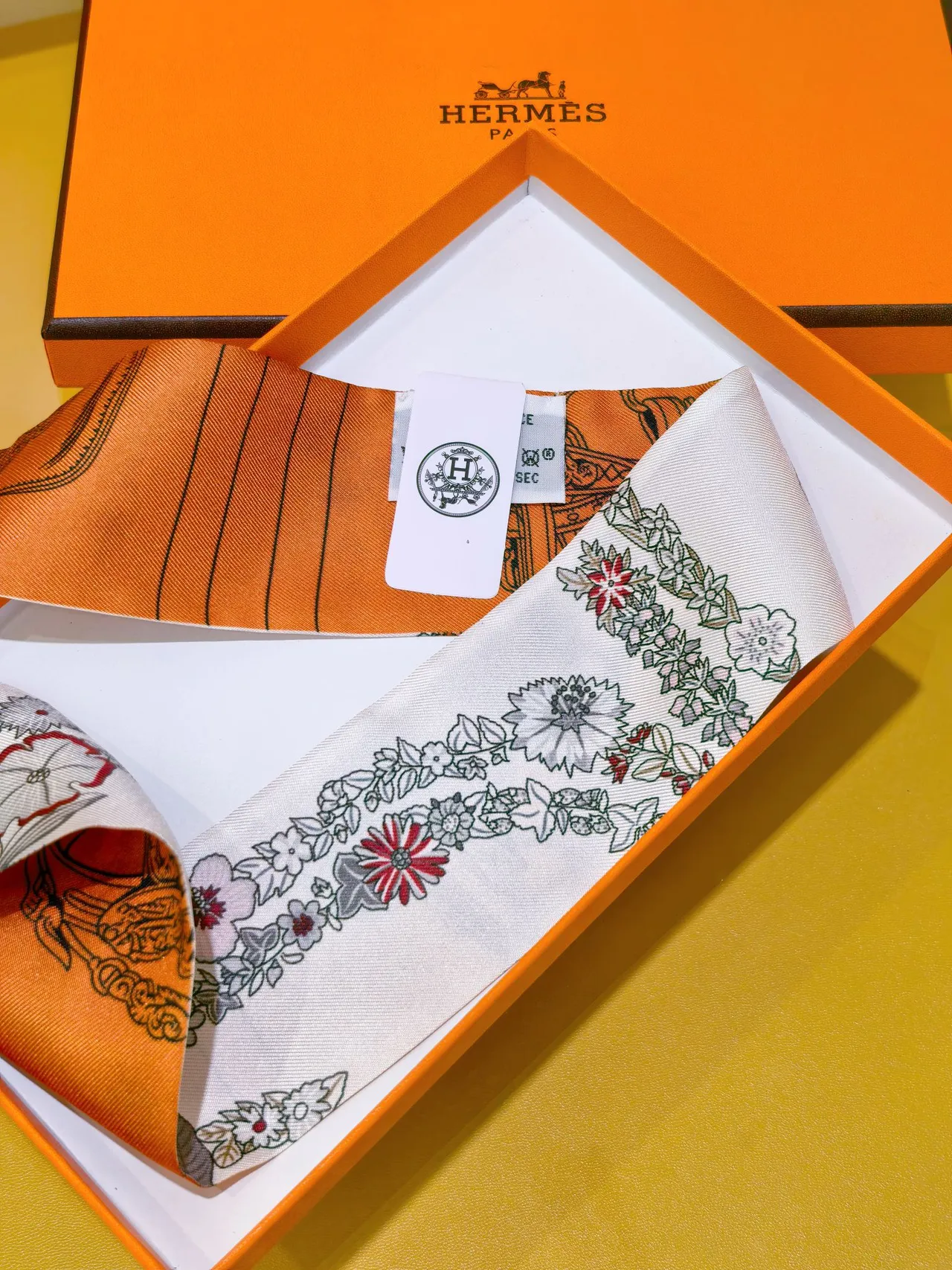 Hermès TWILLY White Orange Narrow Printed Silk Scarf 4