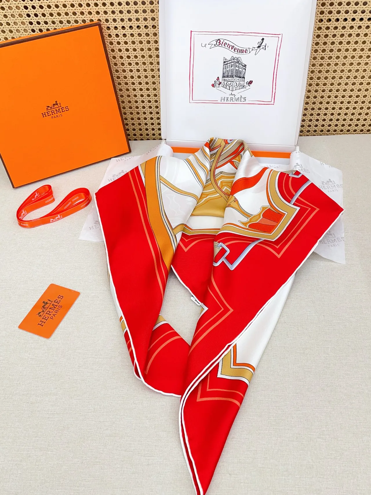 Hermès Wheel Rouge Or Ourlet Replié à la Main Motif de Carrosse Imprimé Écharpe de Soie 5
