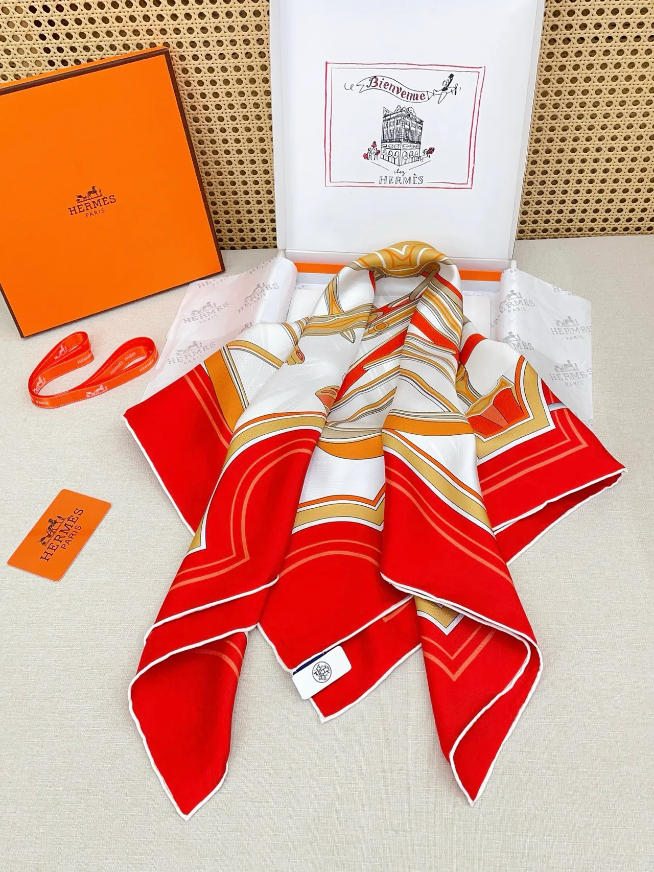 Hermès Wheel Rouge Or Ourlet Replié à la Main Motif de Carrosse Imprimé Écharpe de Soie 6