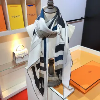 Hermès सफेद नेवी ज्यामितीय पंख प्रिंट दो तरफा समान डिजाइन रेशम स्कार्फ