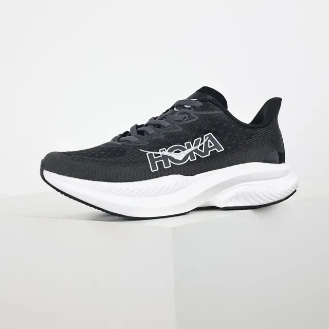 Hoka Zapatillas Running Negro Blanco Upper Knit Engineered Suela Media Gruesa 9
