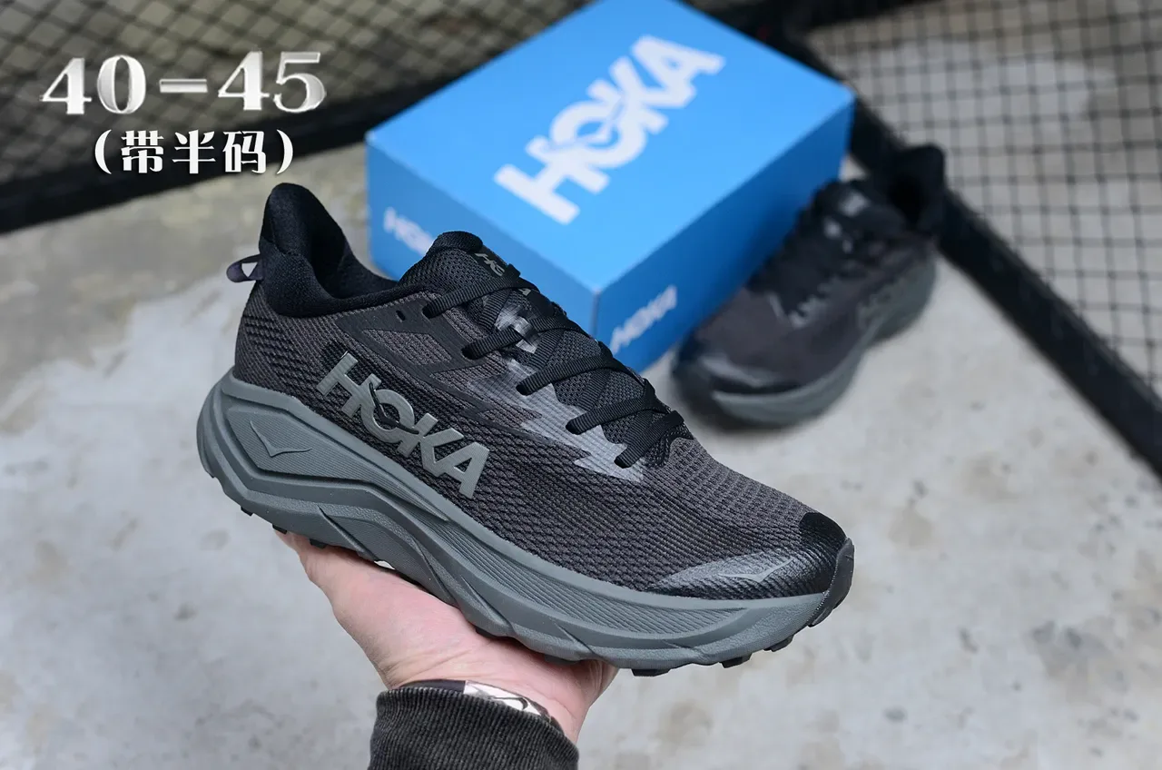 Chaussures de Running Hoka Clifton Noir Gris Haut en Tricot Engineered Semelle Milieu Épaisse Sculptée 3