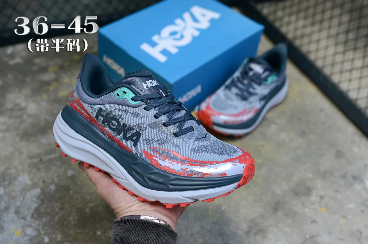 Hoka Gris Rouge Camo-Print Malla d'Ingénierie Superposition Graphique Bold Chaussures de course 3