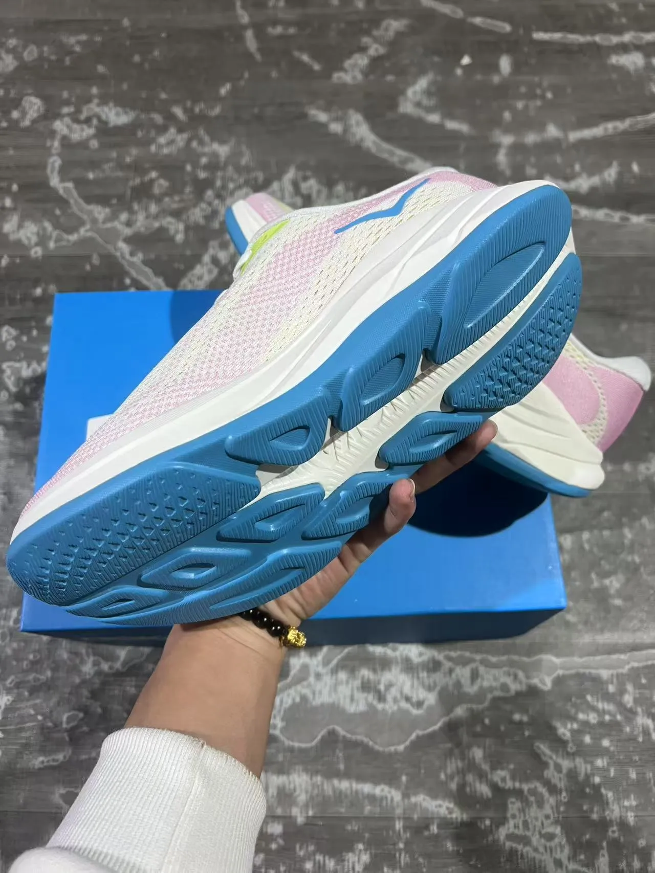 Hoka Rose Bleu Empeigne mesh ingénierie Sémelle intermédiaire épaisse cushionée Chaussures de course 6
