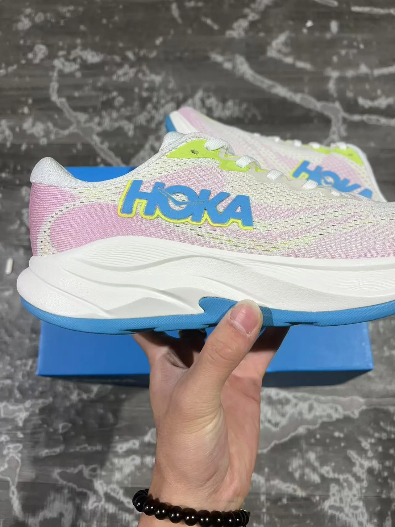Hoka Rose Bleu Empeigne mesh ingénierie Sémelle intermédiaire épaisse cushionée Chaussures de course 7