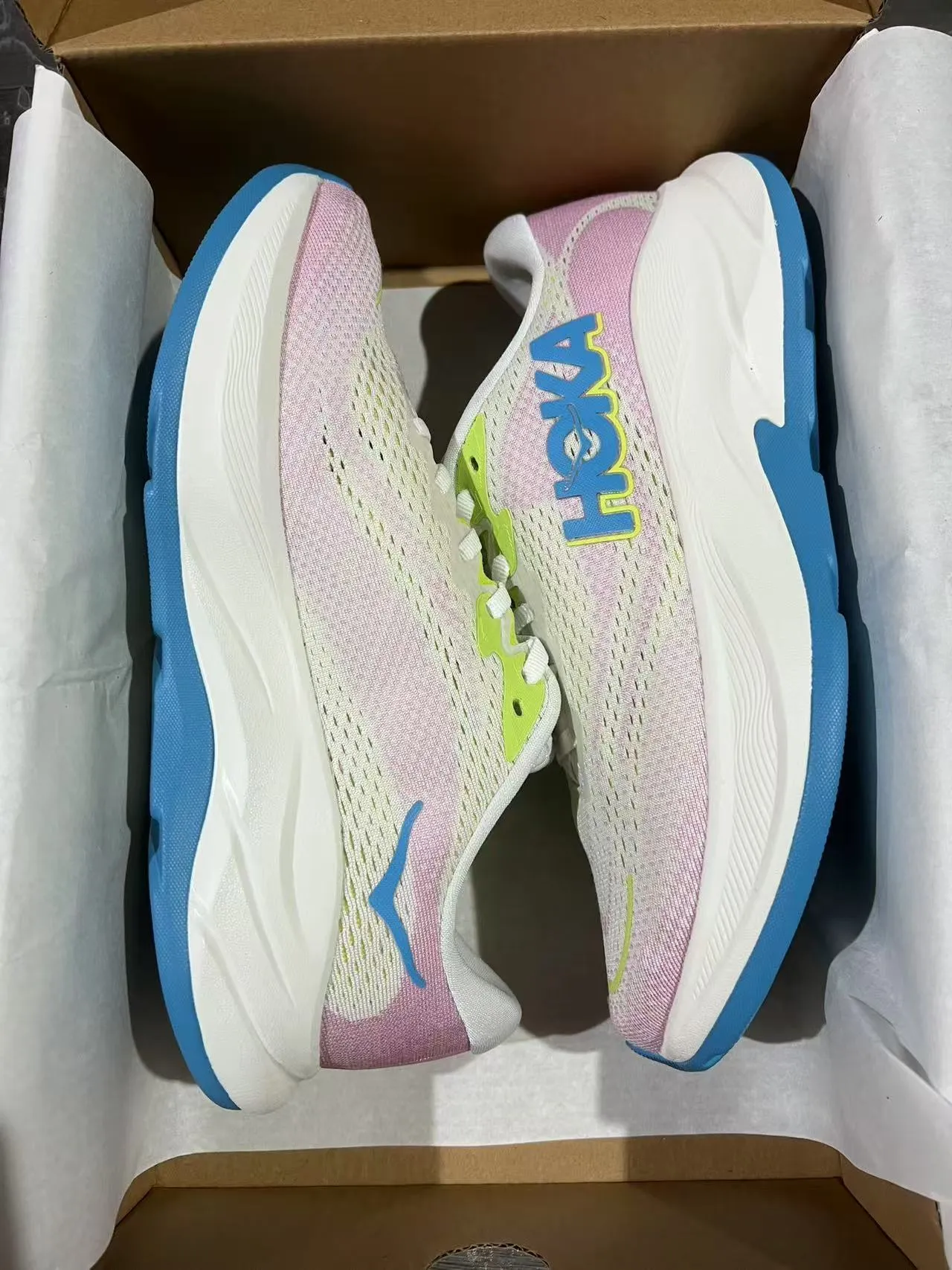 Hoka Rose Bleu Empeigne mesh ingénierie Sémelle intermédiaire épaisse cushionée Chaussures de course 9