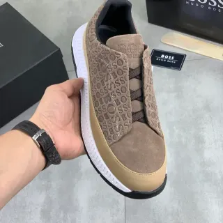 Hugo Boss حذاء رياضي بيج بشعار مطبوع بدون أربطة أسلوب حياة
