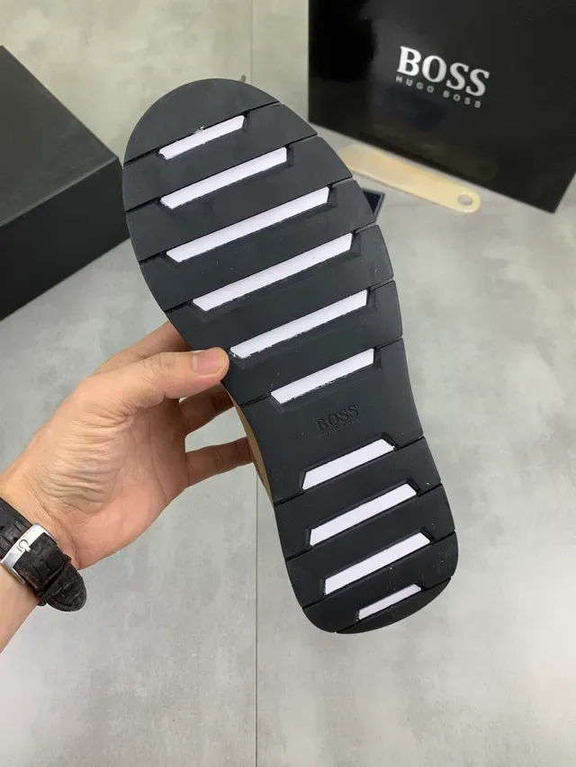 Hugo Boss Tênis Lifestyle Bege com Logo Embossado Sem Cadarço 2