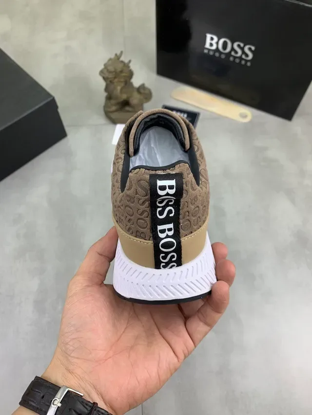 Hugo Boss Tênis Lifestyle Bege com Logo Embossado Sem Cadarço 3