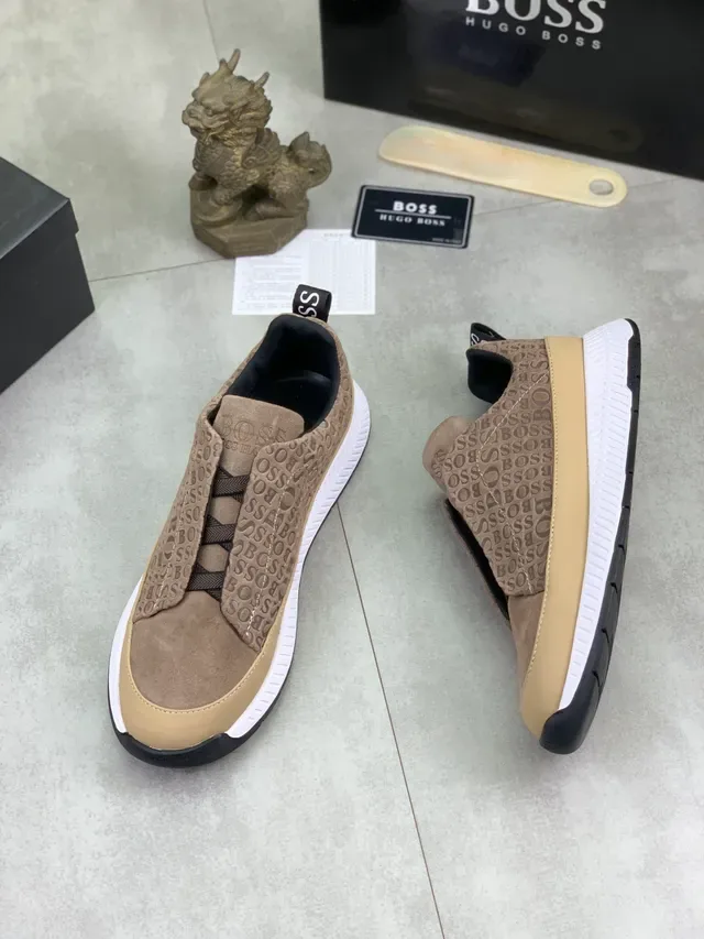 Hugo Boss Tênis Lifestyle Bege com Logo Embossado Sem Cadarço 5