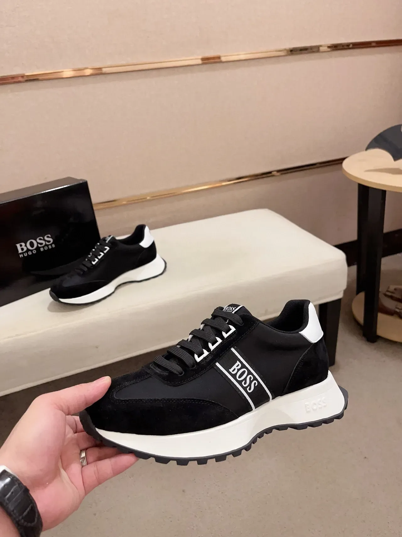 Hugo Boss أسود أبيض جلد الغزال والنسيج العلوي منصة النعل أسلوب حياة 3
