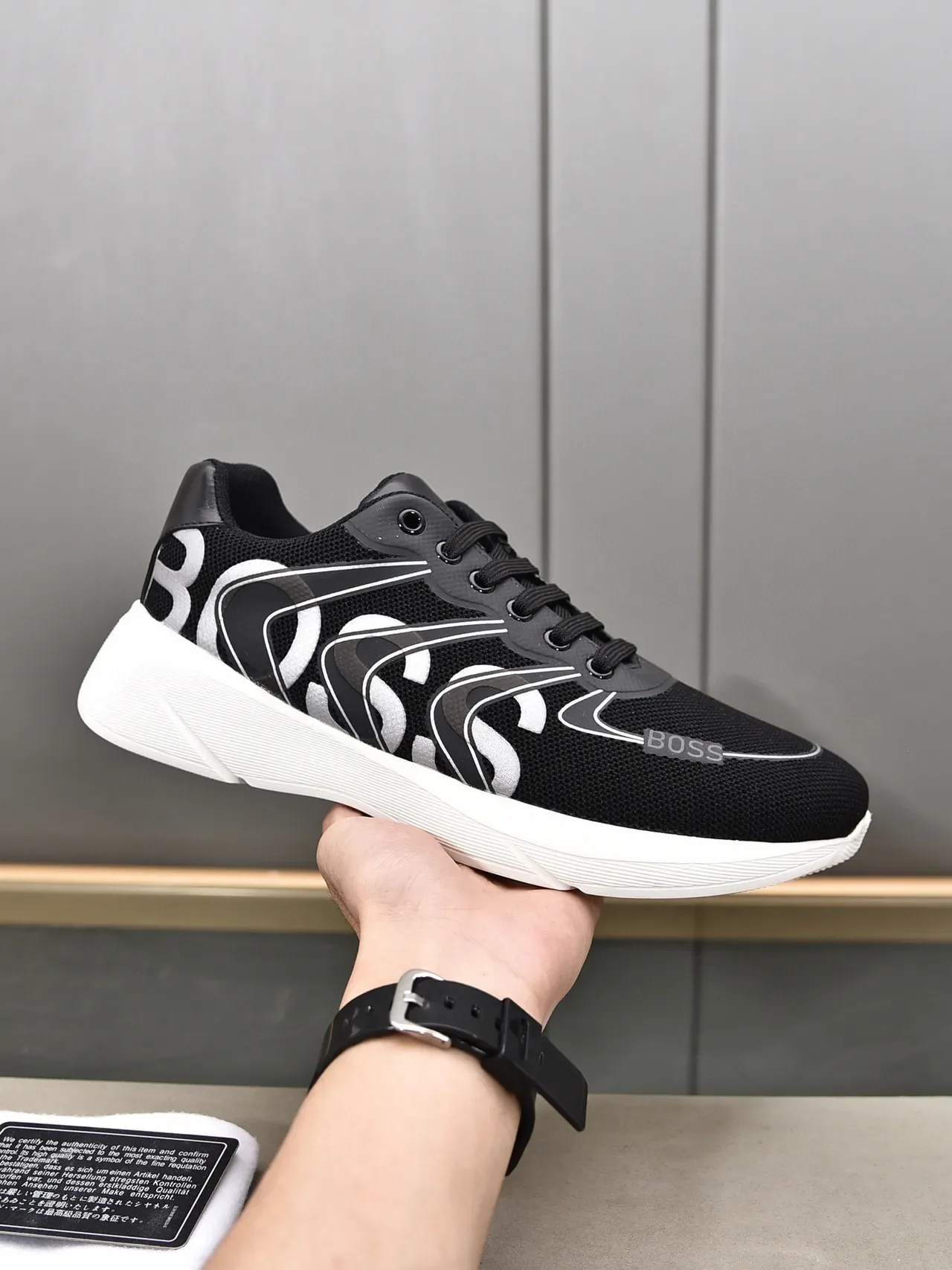 Hugo Boss Logo Graphique Noir et Blanc Chaussures Lifestyle 9