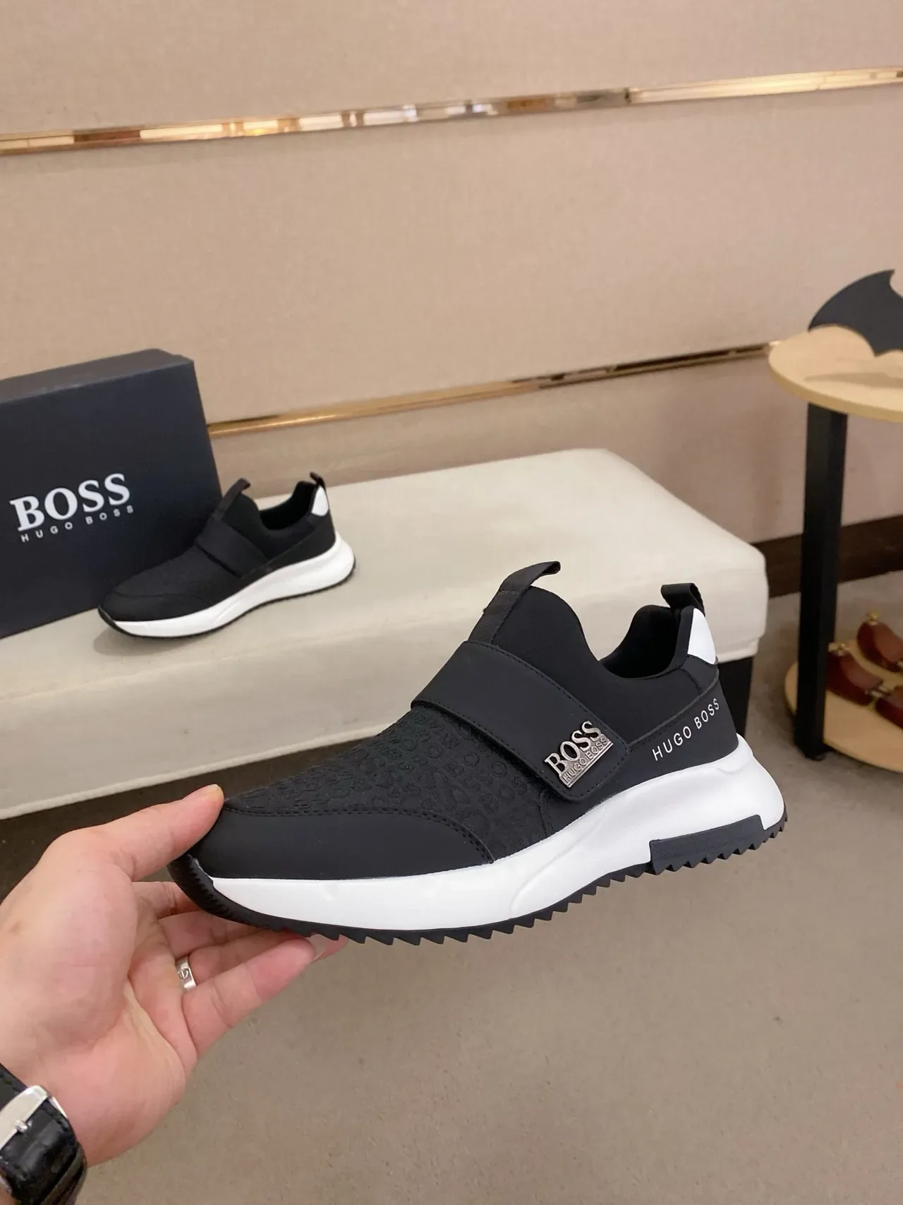 Hugo Boss حذاء slip-on مطبوع أسود أبيض أسلوب حياة 3