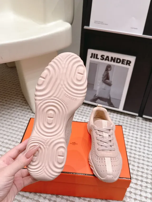 Jil Sander Tênis de camurça perfurado rosa pálido lifestyle sneakers 2