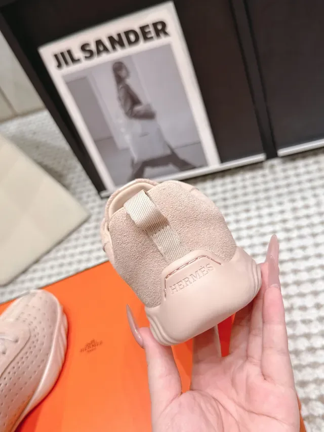 Jil Sander Tênis de camurça perfurado rosa pálido lifestyle sneakers 3