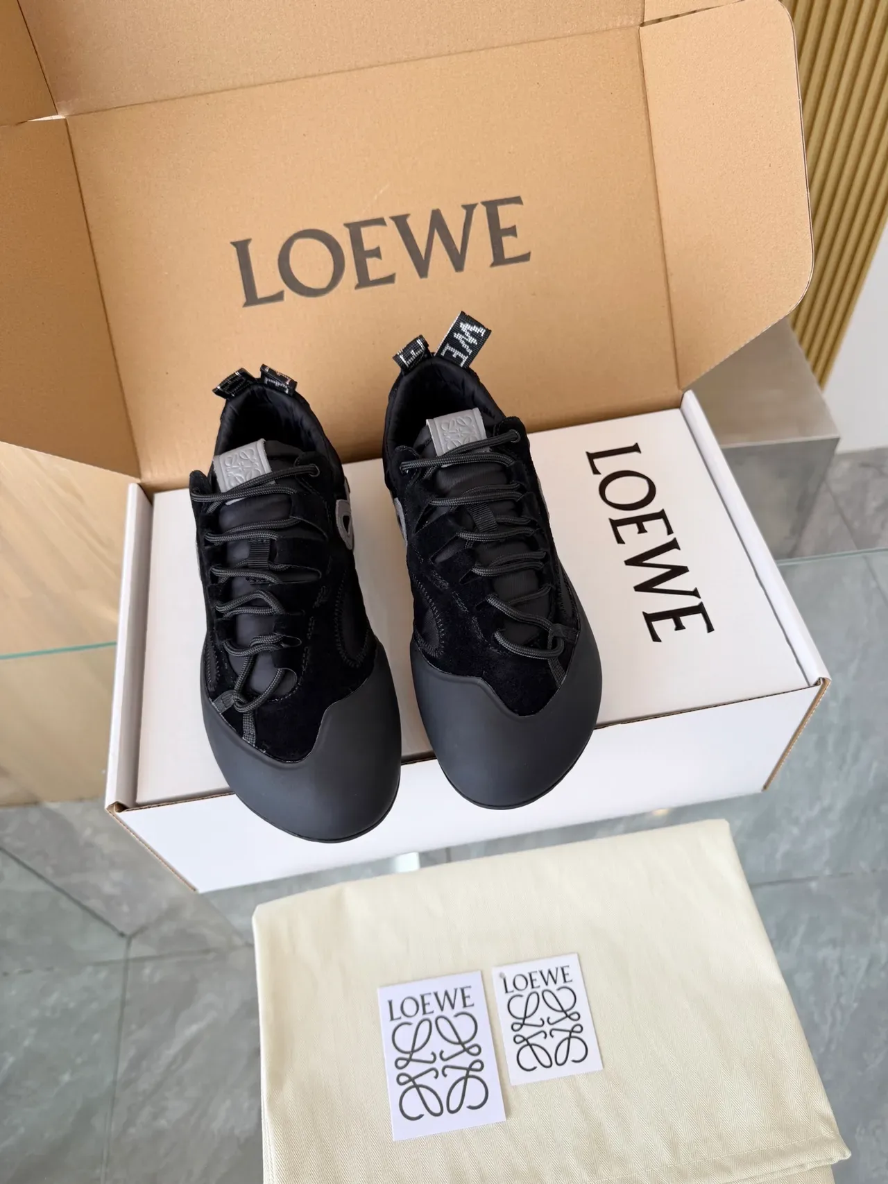 Loeve Flow Runner Black and Gray Anagram chaussures lifestyle 6