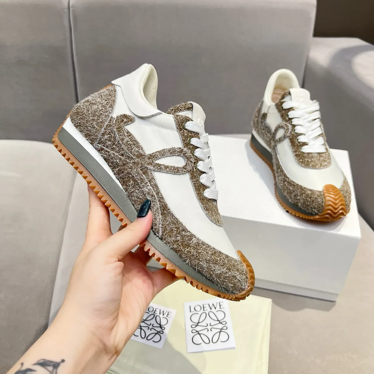 Loewe Flow Runner Chaussures Lifestyle à Texture Tressée Blanc Marron Orange 2