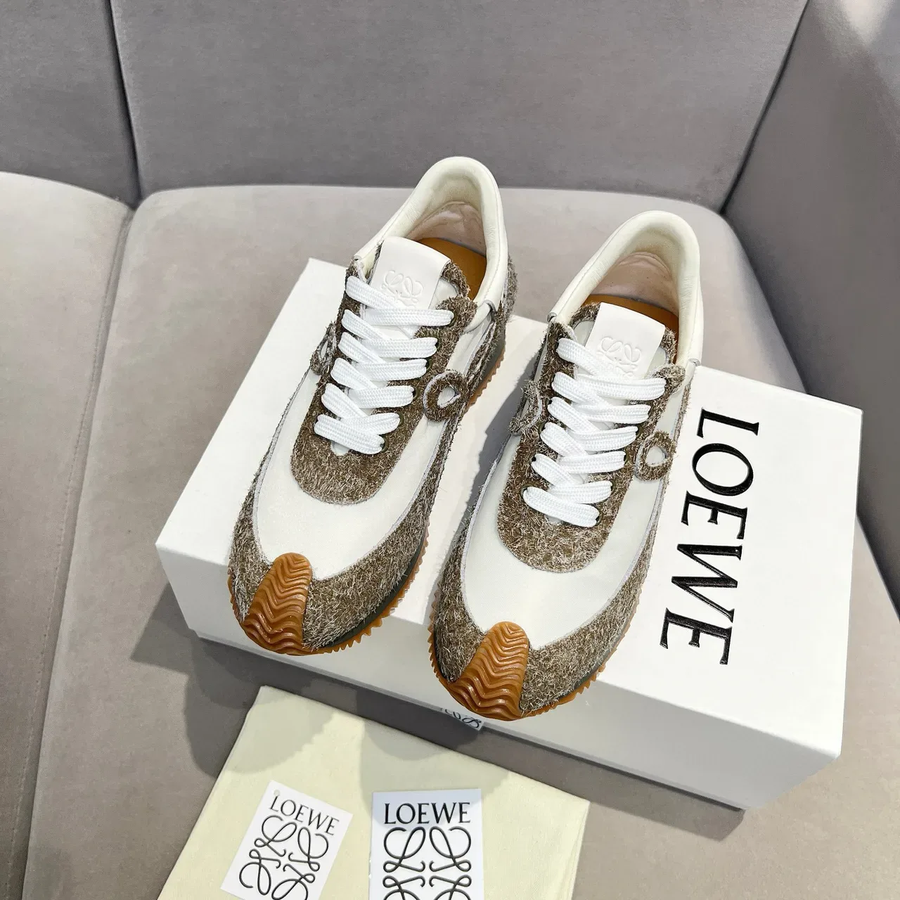 Loewe Flow Runner Chaussures Lifestyle à Texture Tressée Blanc Marron Orange 3