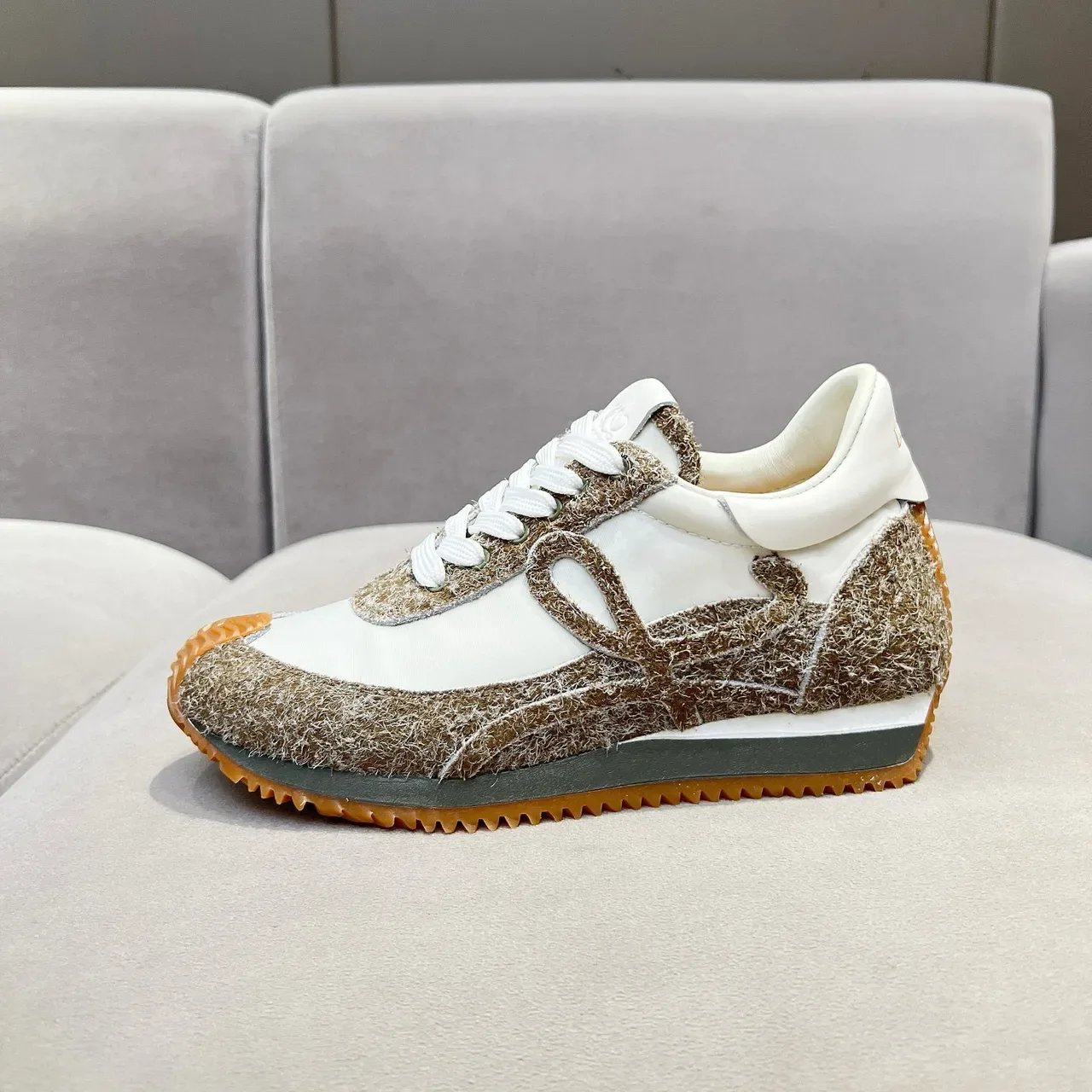 Loewe Flow Runner Chaussures Lifestyle à Texture Tressée Blanc Marron Orange 4