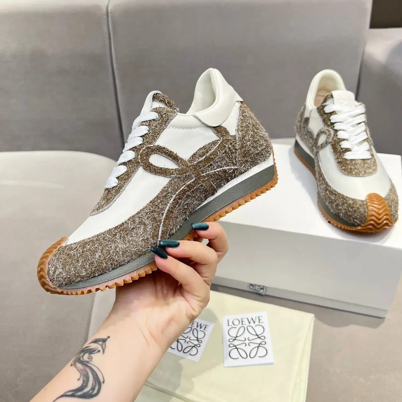 Loewe Flow Runner Chaussures Lifestyle à Texture Tressée Blanc Marron Orange 5