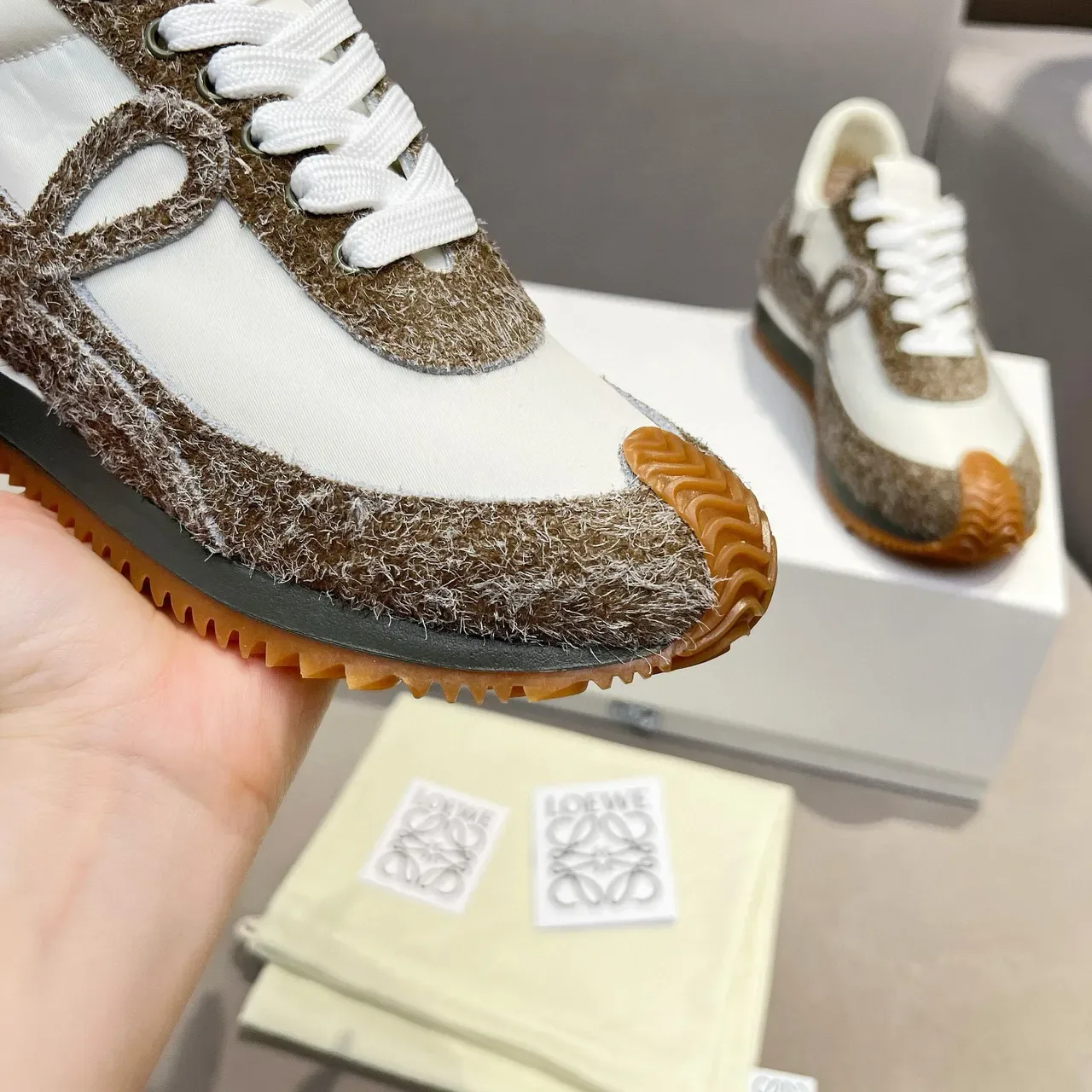Loewe Flow Runner Chaussures Lifestyle à Texture Tressée Blanc Marron Orange 6