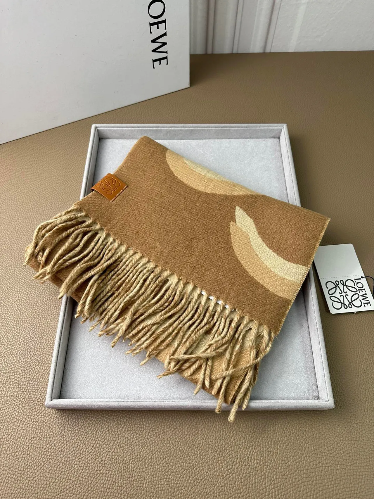 Loewe Rayure géométrique Beige et Marron Écharpe en cachemire 4