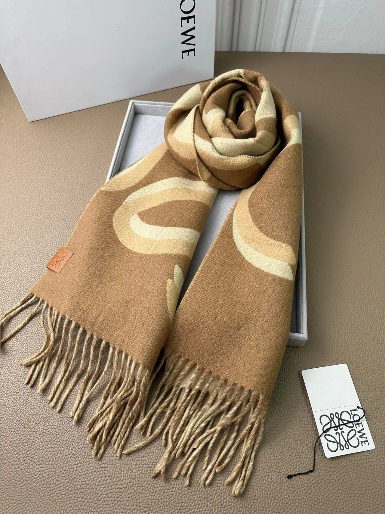 Loewe Rayure géométrique Beige et Marron Écharpe en cachemire 7