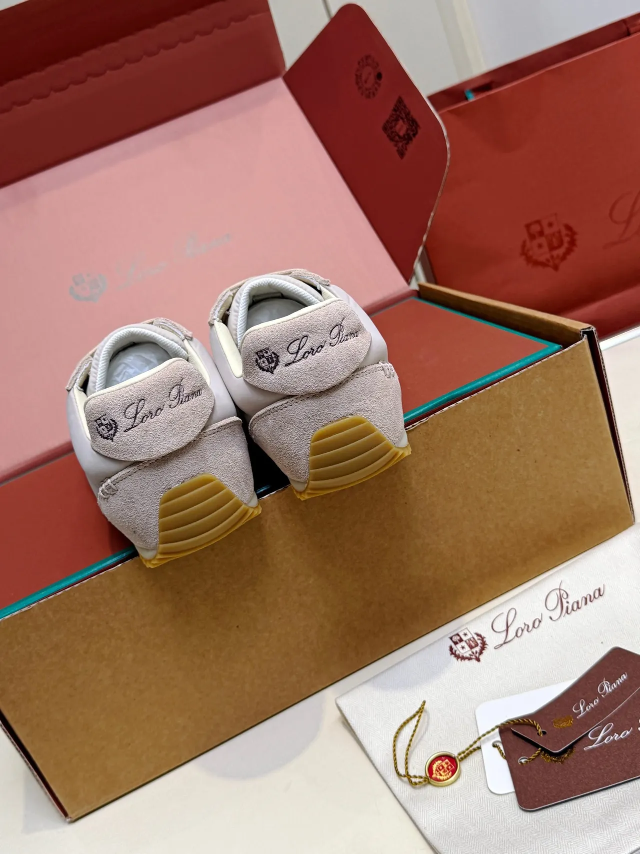 Loro Piana Tênis Lifestyle Bege de Camurça e Tecido Low-Top 3