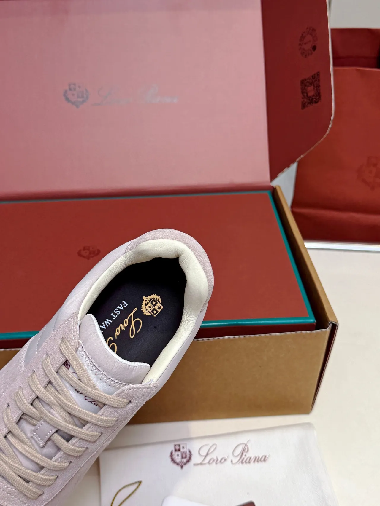 Loro Piana Tênis Lifestyle Bege de Camurça e Tecido Low-Top 4