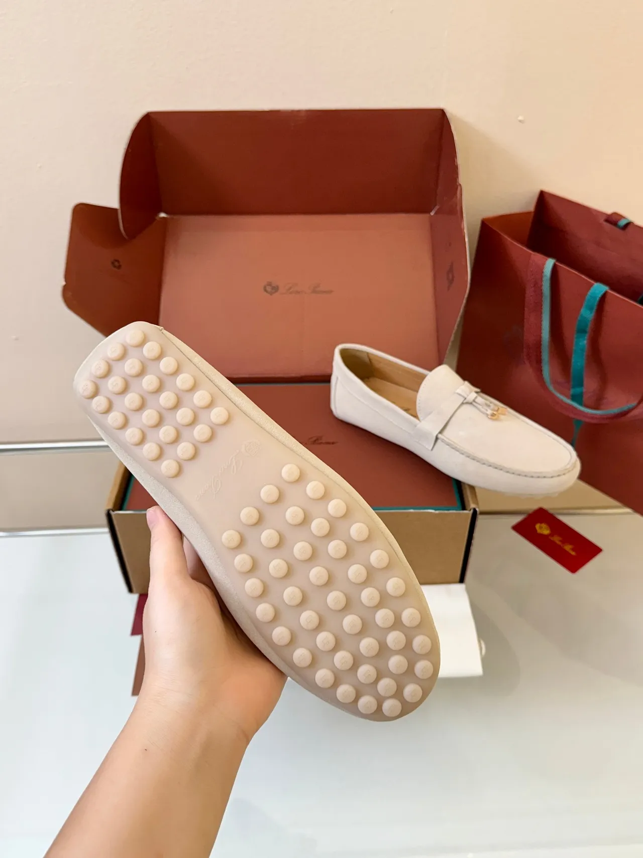 Loro Piana Mocassim com Borla Bege Camurça 4