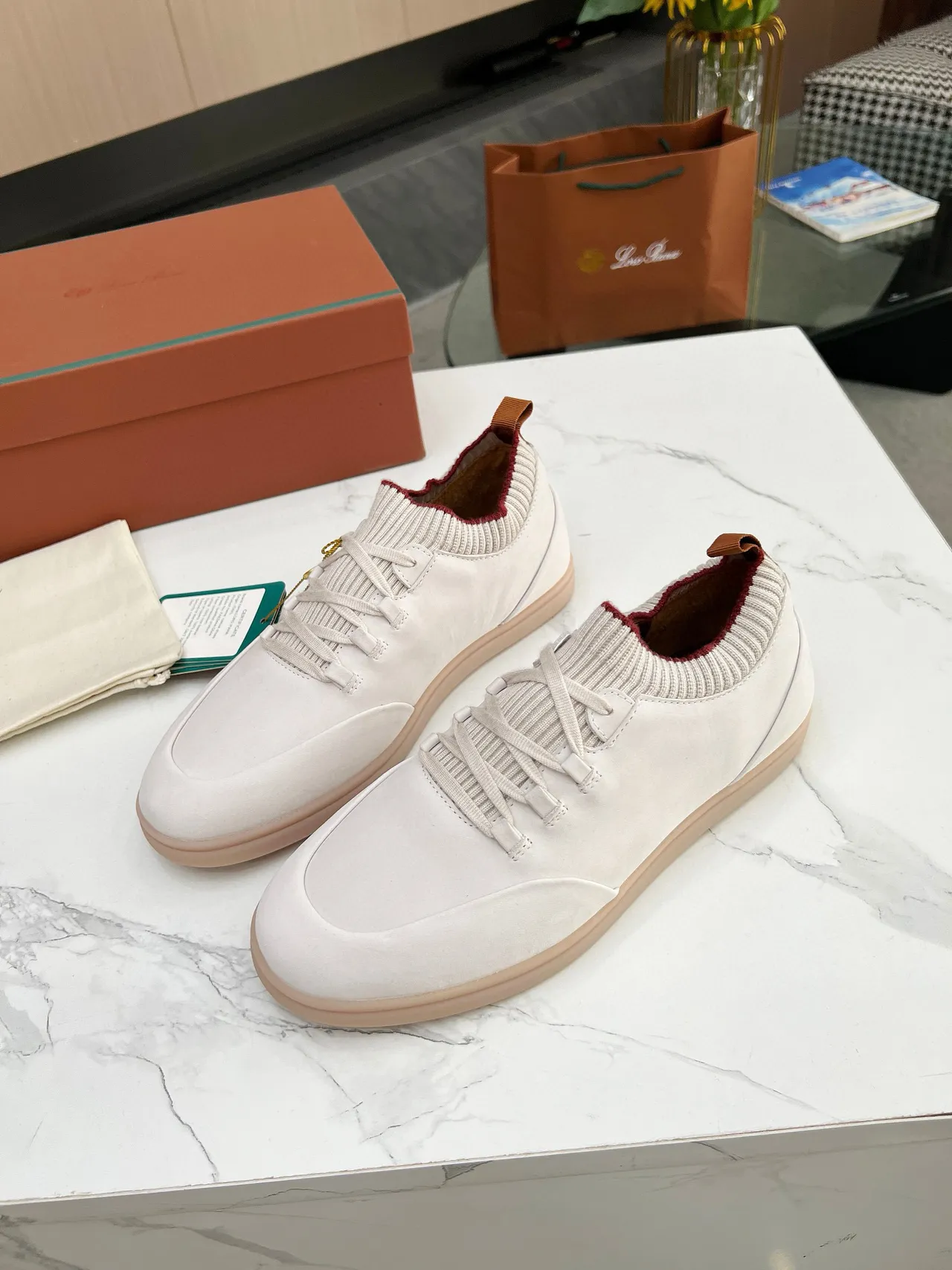 Loro Piana Chaussures Casuales en Daim à Col Tricoté Blanc 5