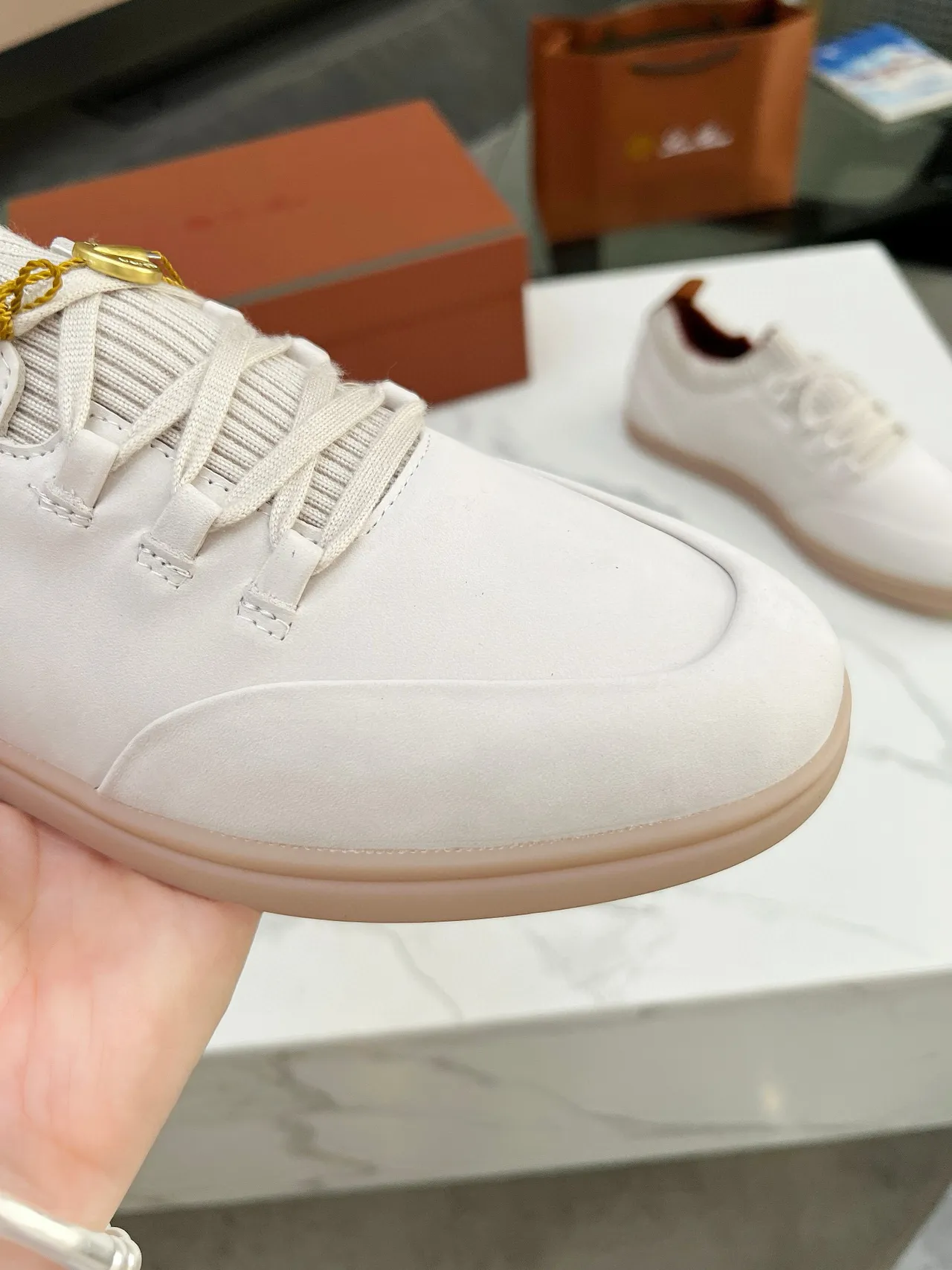 Loro Piana Chaussures Casuales en Daim à Col Tricoté Blanc 6