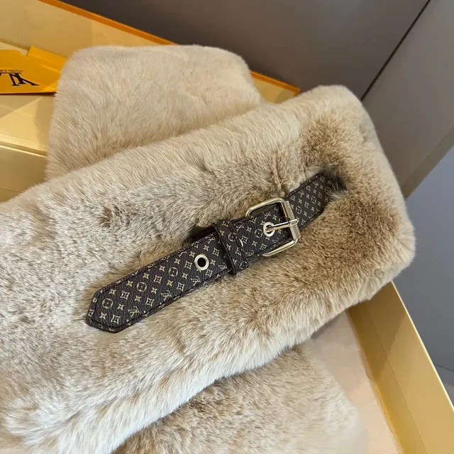 Louis Vuitton cachecol bege marrom pele artificial monograma alça 2