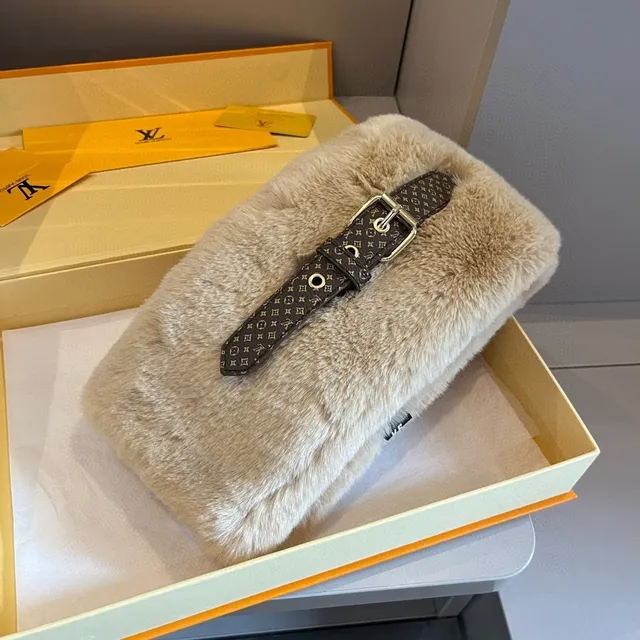 Louis Vuitton cachecol bege marrom pele artificial monograma alça 4
