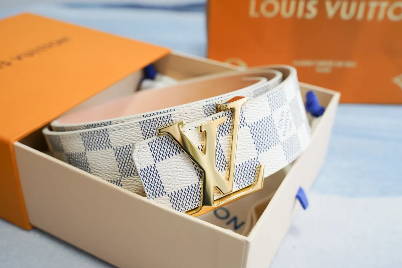 路易威登米灰Damier Azur格纹帆布金色LV Turnlock Buckle皮带 4