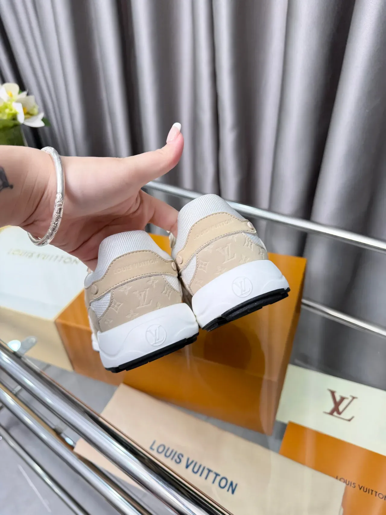 Louis Vuitton Beige White Layered Synthetic And Mesh Upper Sculpted Midsole Lifestyle Sneakers 3