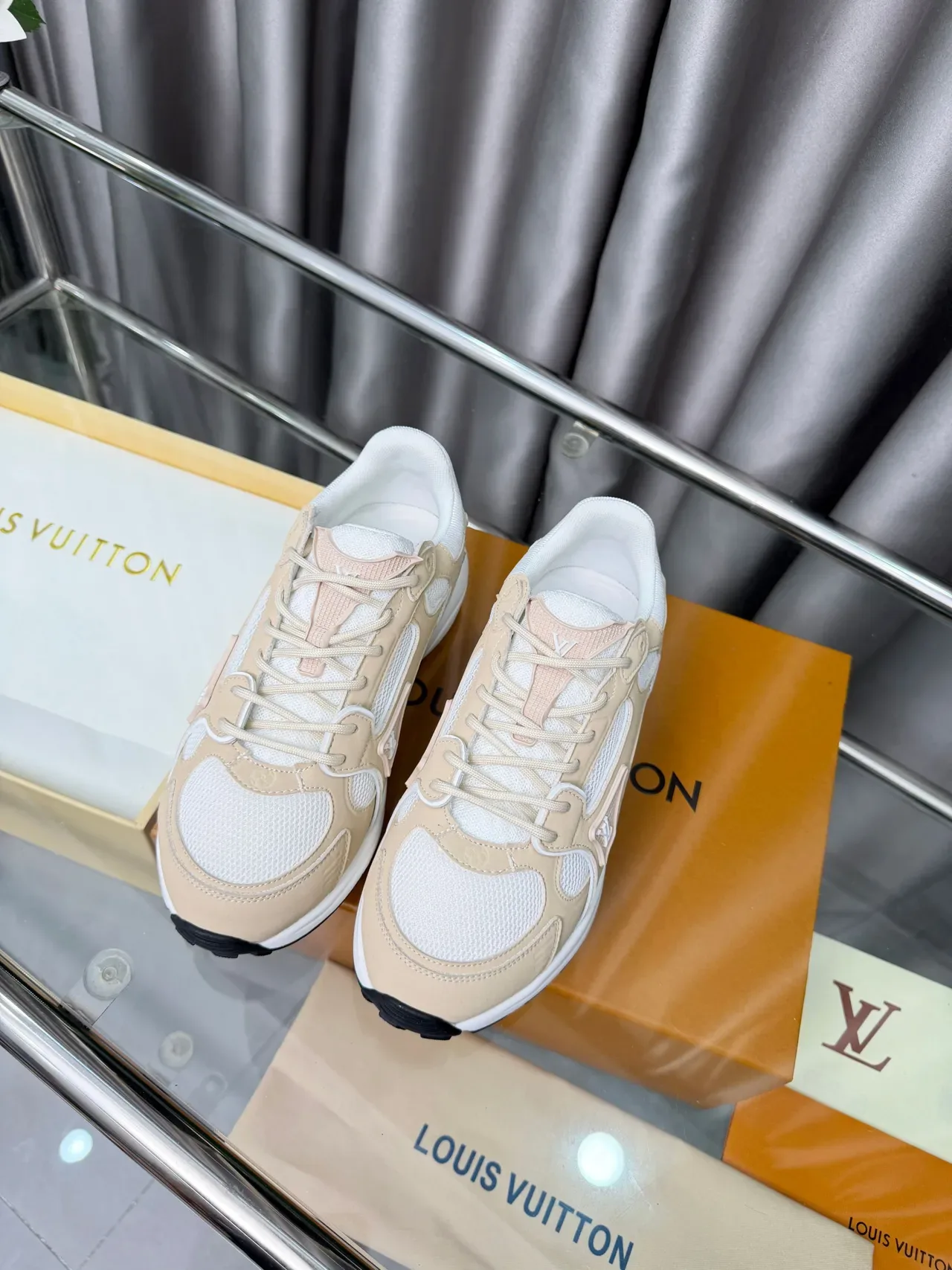 Louis Vuitton Beige White Layered Synthetic And Mesh Upper Sculpted Midsole Lifestyle Sneakers 5