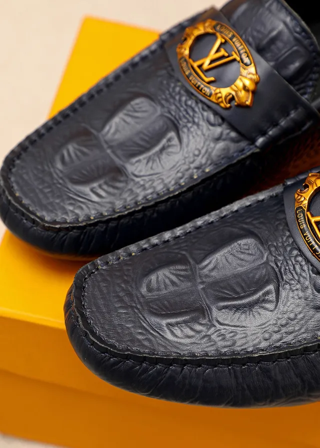 Louis Vuitton Black Gold Crocodile-Embossed Leather Lion-Buckle Hardware Loafer 4