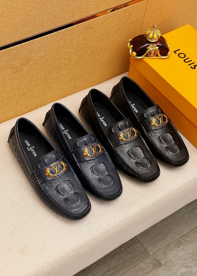 Louis Vuitton Black Gold Crocodile-Embossed Leather Lion-Buckle Hardware Loafer 5